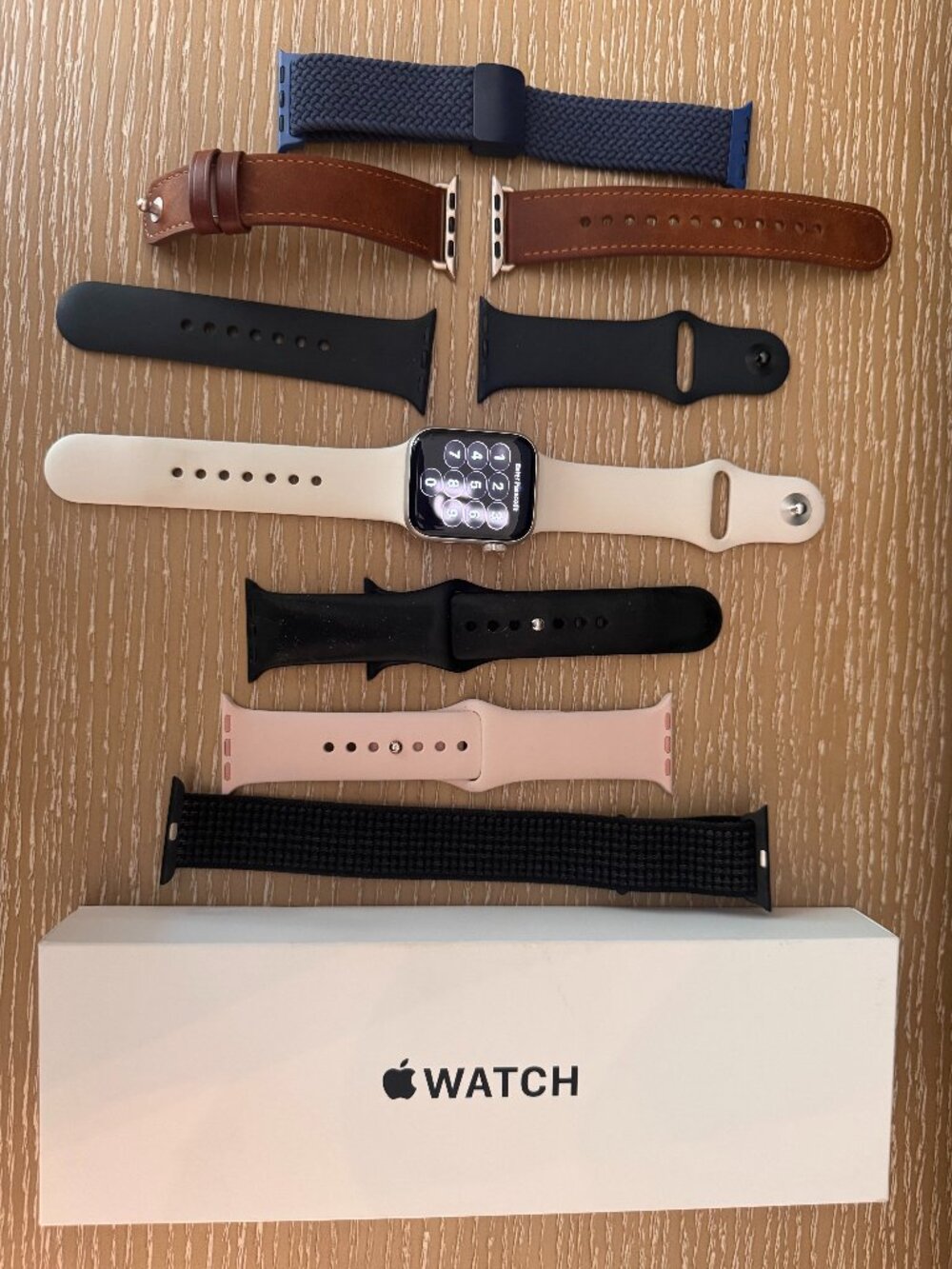 Apple Watch Gen 2 40MM GPS Starlight + Bands